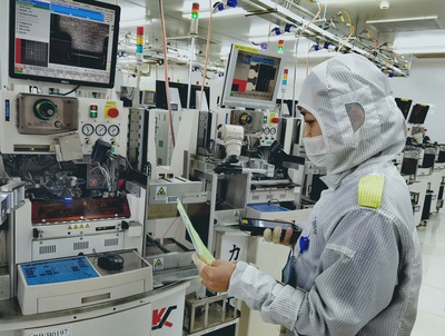 黨旗在飄揚丨松江集成電路產業集群 “黨建，做實了就是生產力”